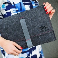 Picture A solidly made briefcase for documents or a tablet
