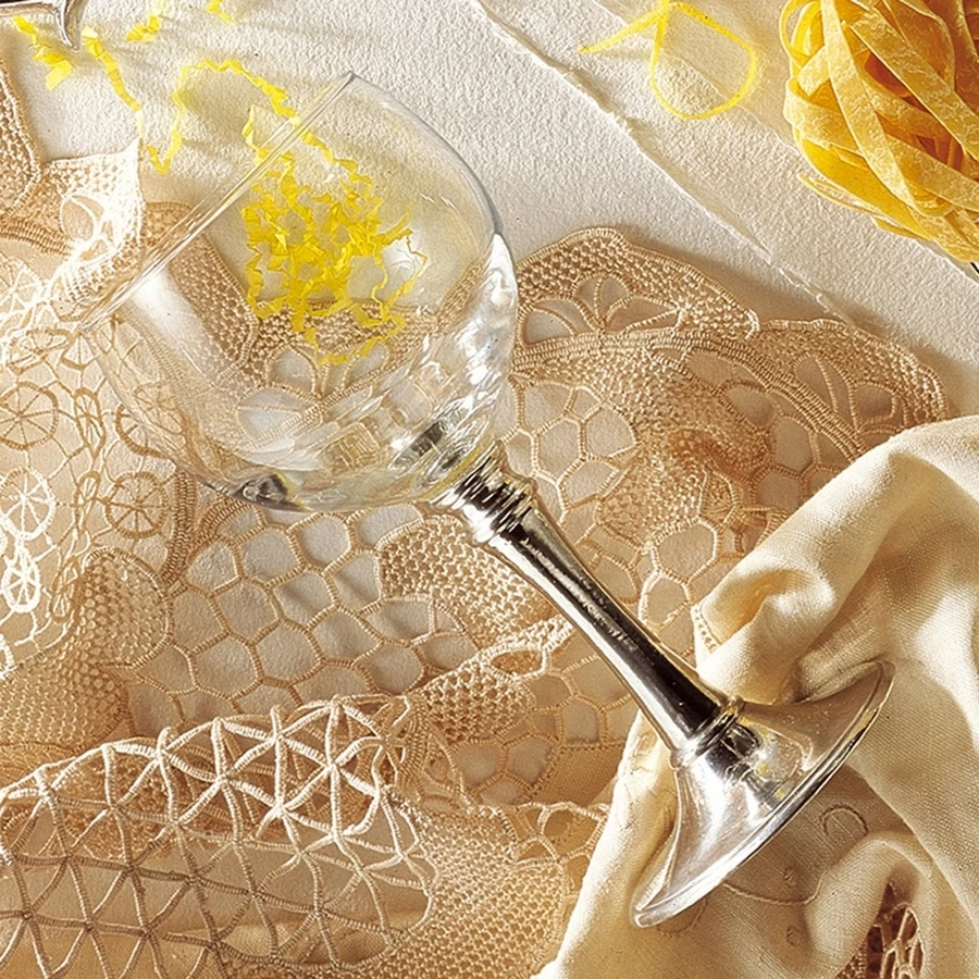 picture 3 Classic wine glasses