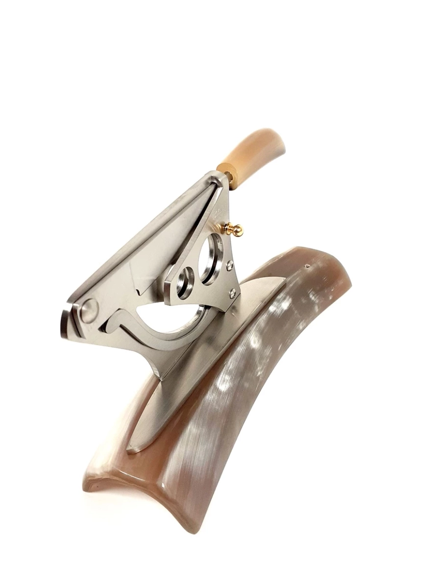 picture 9 An amazing cigar cutter - as a gift