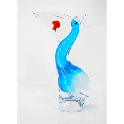 Zdjęcie Ozdobna figurka pelikana z rybą w solidnym szkle Murano