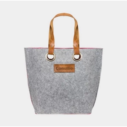 Zdjęcie Fantastyczna torba typu shopper ze skóry i metalowymi okuciami