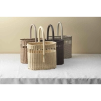 Picture Natural wicker wine basket with a rattan handle