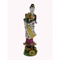 Zdjęcie Figura orientalnej kobiety z polichromowanej porcelany