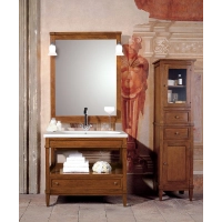 Bild Ein elegantes Badezimmermöbel-Set im antiken Stil aus Italien