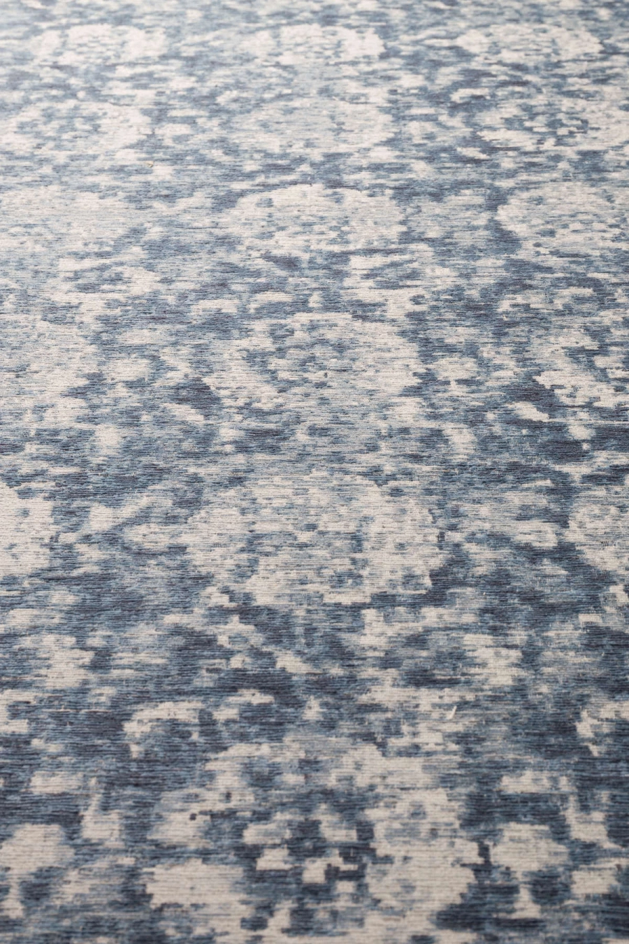 picture 1 Luxurious Dutch-style carpet - Zuiver