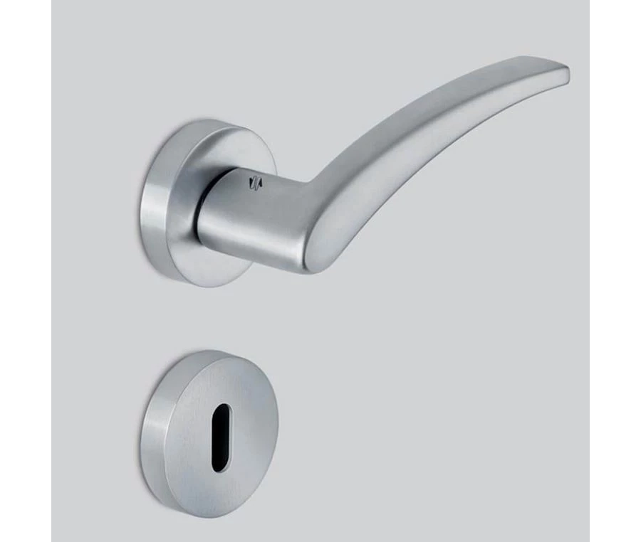 picture 2 Blazer handle in 4 door finishing options