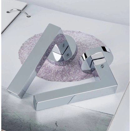 Picture Italian Elle door handle made of cromall