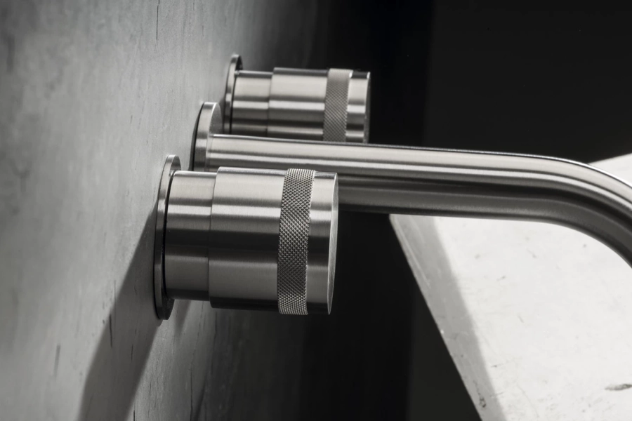 picture 3 3-hole concealed wall mounted bathroom faucet