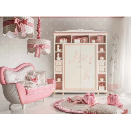 Picture Luxurious sofa and wardrobe for a girl's room by Ebanisteria Bacci