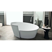 Picture An extraordinary free-standing bathtub for stylish bathrooms