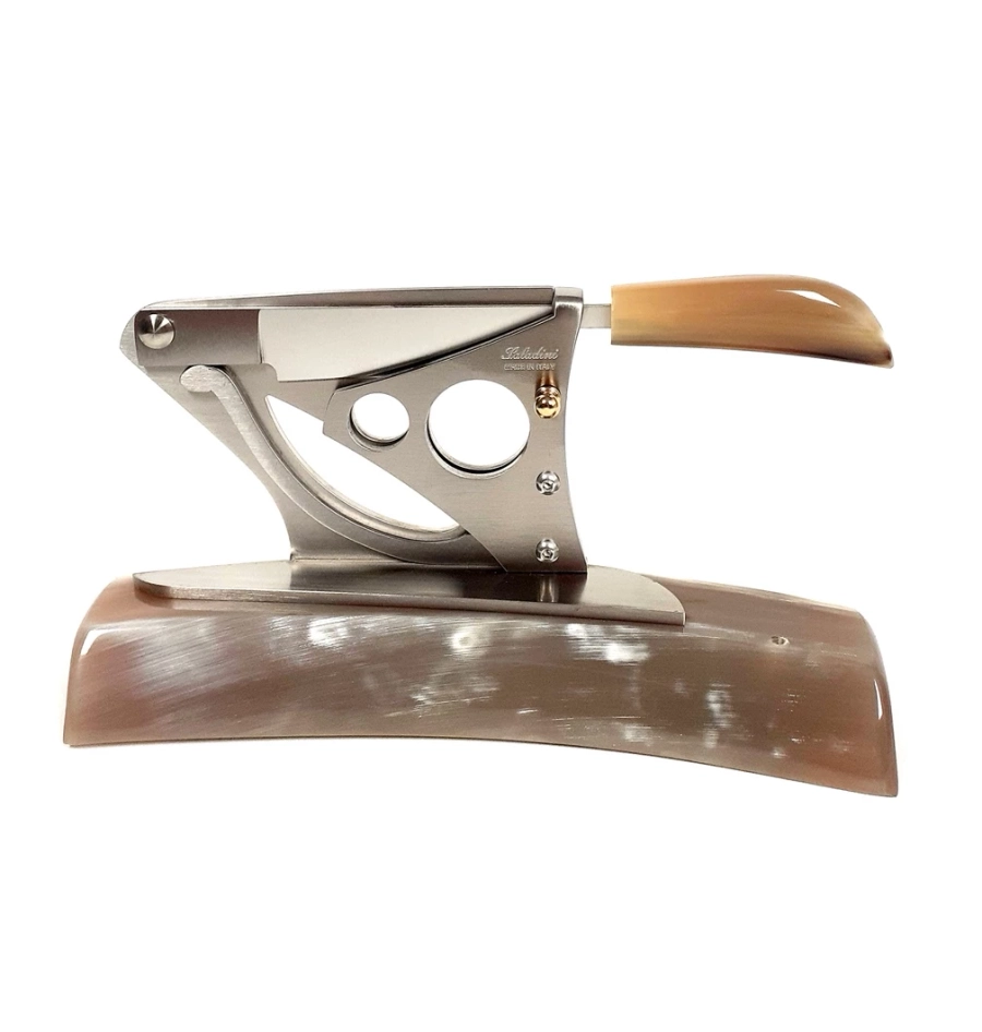 picture 8 An amazing cigar cutter - as a gift
