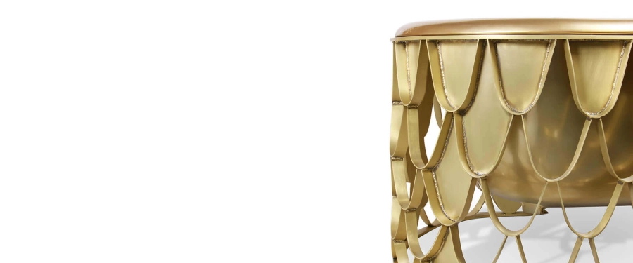 picture 4 Luxurious brass bathtub with a scale-like pattern