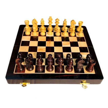 Zdjęcie Nowoczesna plansza magnetyczna z figurami dla miłośników szachów - The Chess Empire