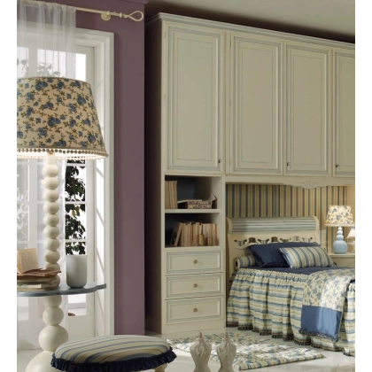 Picture A prestigious Italian youth bedroom for girls