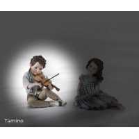 Picture Un niño tocando el violín de porcelana - Sibania