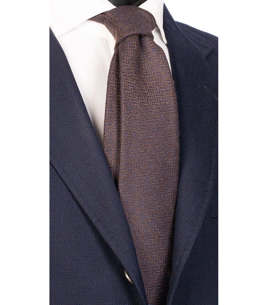 picture 1 Classic, brown silk tie with wool