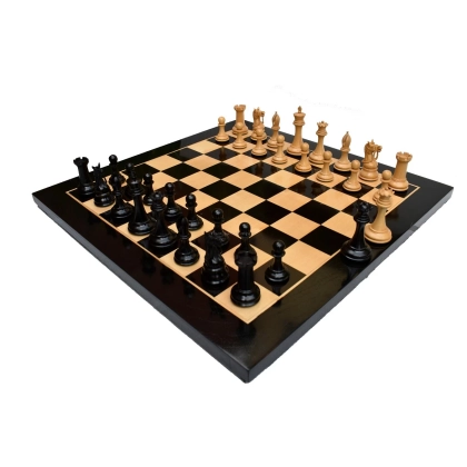 Zdjęcie Oszałamiająco rzeźbiony zestaw szachowy - The Chess Empire