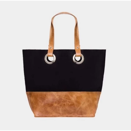 Zdjęcie Stylowa torba typu shopper z elementami ze skóry i metalowymi okuciami