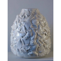 Picture Ceramic vase/lamp base with raised shells