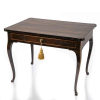 Picture Antique living room table from 1700, of Tuscan origin