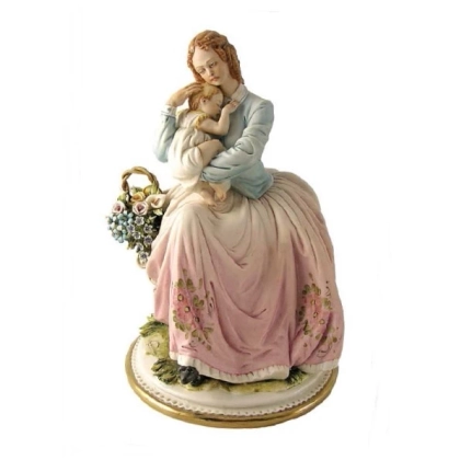 Zdjęcie Matka z dzieckiem w ogrodzie - porcelanowa figurka