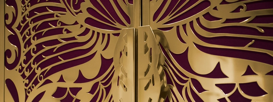 picture 10 A unique two-door butterfly wardrobe