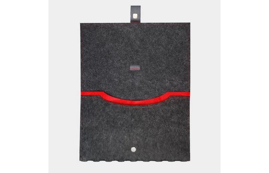 picture 3 A solidly made briefcase for documents or a tablet