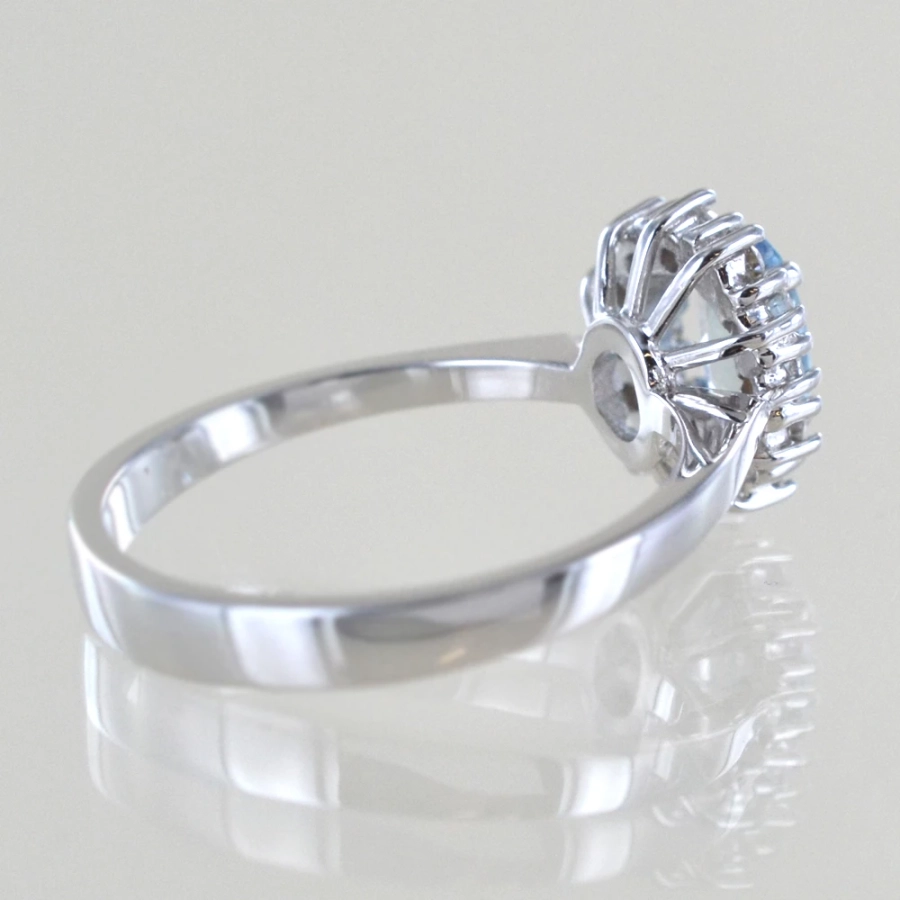 picture 5 A unique Rosetta ring with oval aquamarine and diamonds