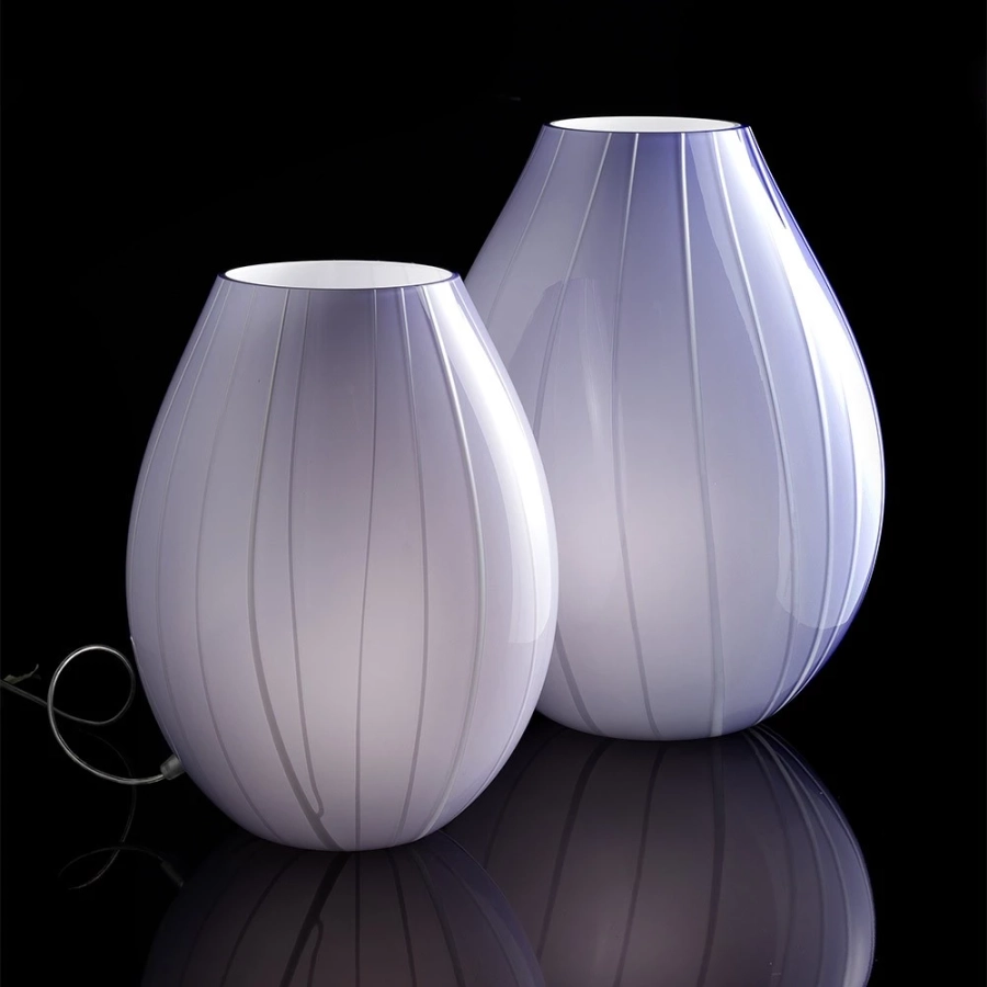 Bild 1 Lampe aus geblasenem Muranoglas mit zartem Muster