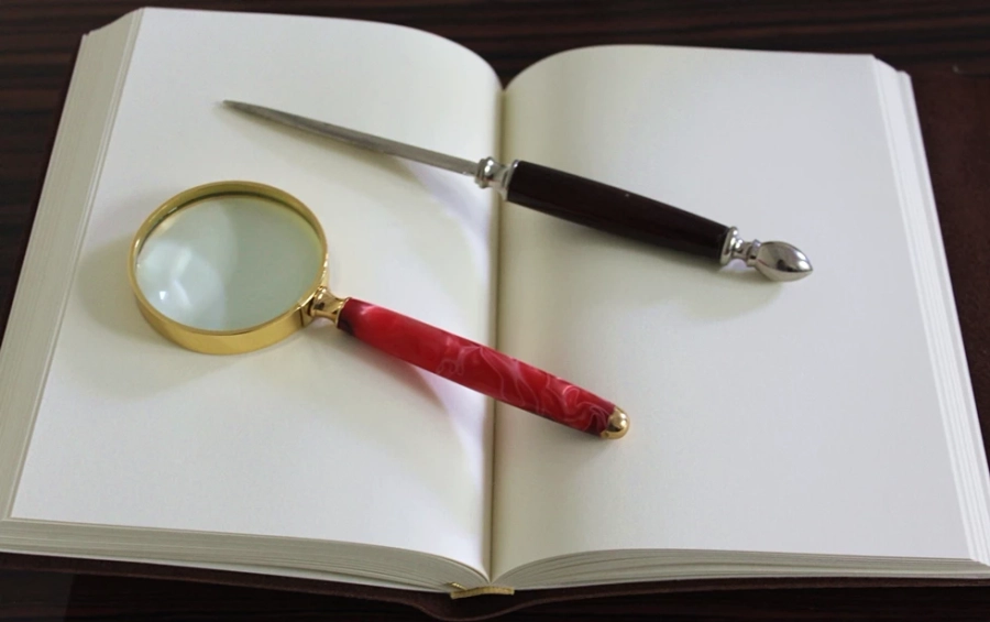 picture 5 Stylish Italian Magnifier