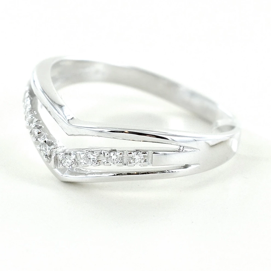 picture 4 Indian white gold ring with diamonds