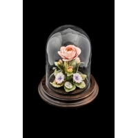 Zdjęcie Zjawiskowa porcelanowa róża pod szkłem