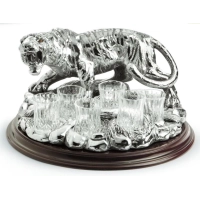 Picture A beautiful bar with a tiger figurine on the desk