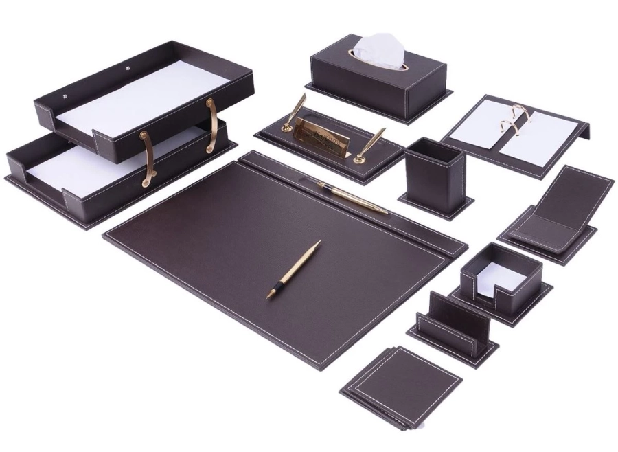 picture 1 An elegant 14-piece desk set