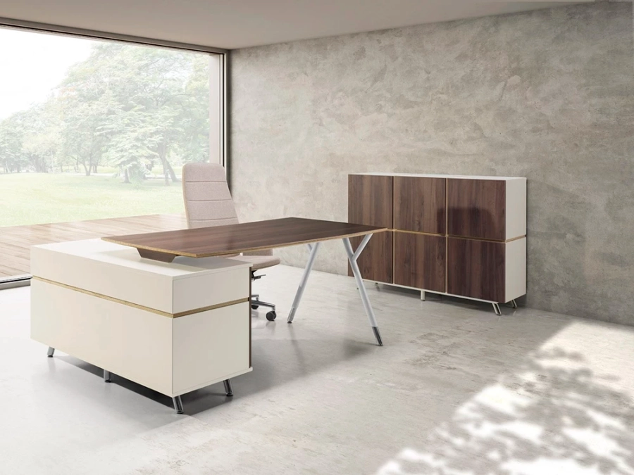 Bild 1 Minimalistischer Schreibtisch mit Zustellbett