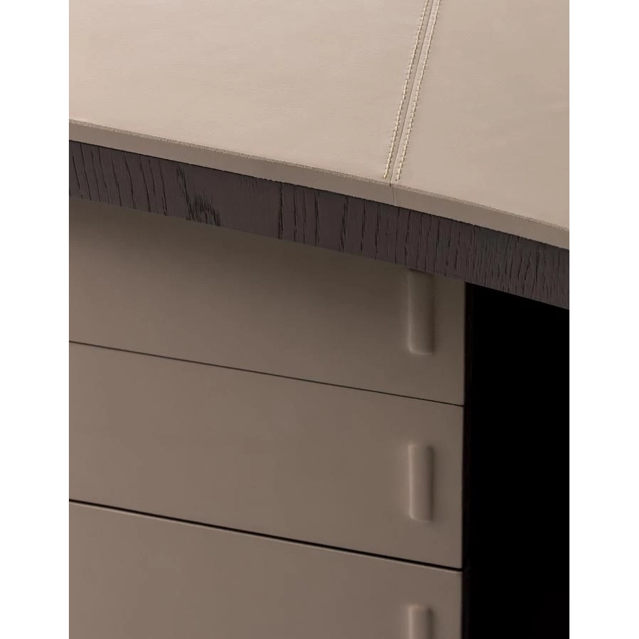 Bild 5 Renommierter italienischer Schreibtisch