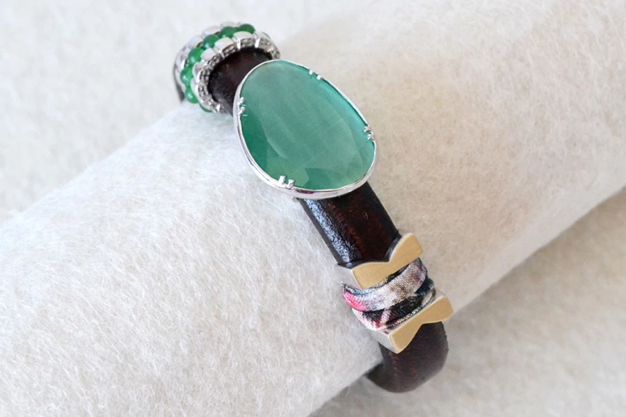 picture 6 A wedding ring with zircon in an exclusive set - Astorga