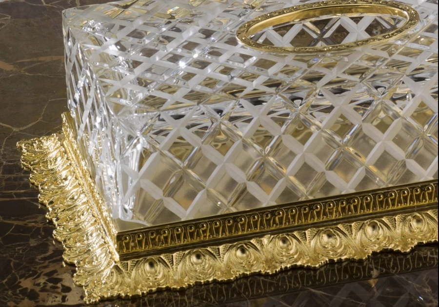 Bild 2 Kristall-Taschentuchbox mit vergoldeter Bronzebasis