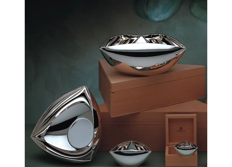 picture 1 Triangular silver bowl in a standard box – Pampaloni