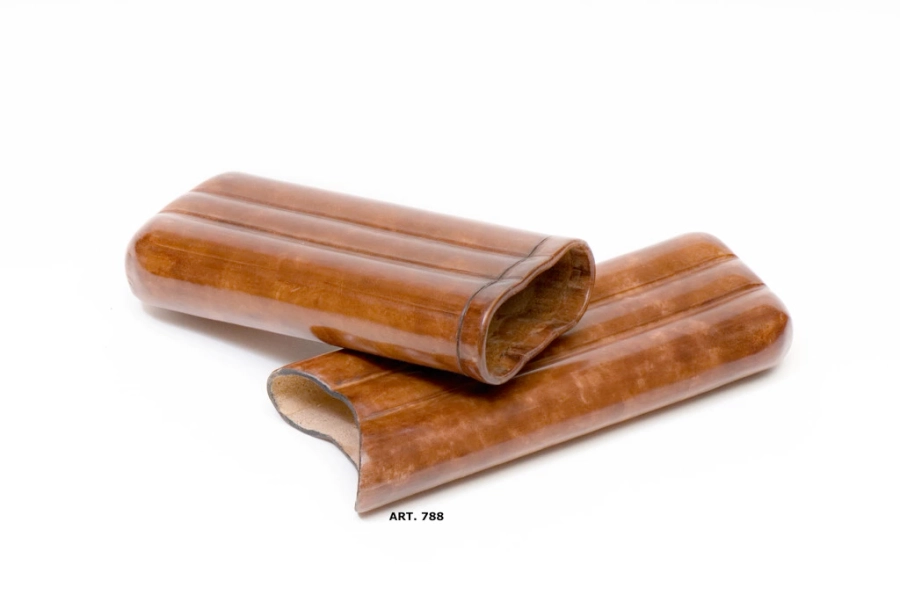 picture 1 Leather cigar case