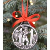 Picture Stylish Christmas tree decoration from England