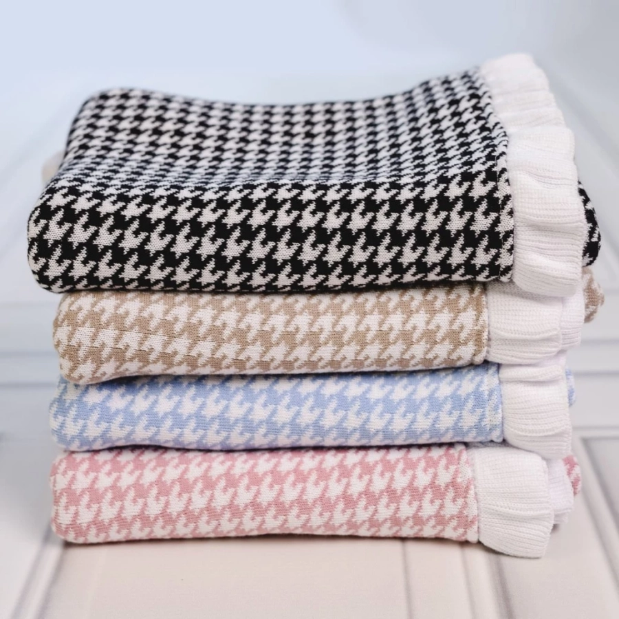 picture 3 Pink and white houndstooth blanket