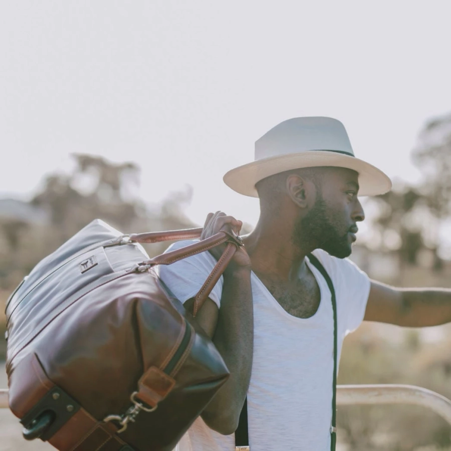 picture 7 Stylish men's brown cabin suitcase on wheels