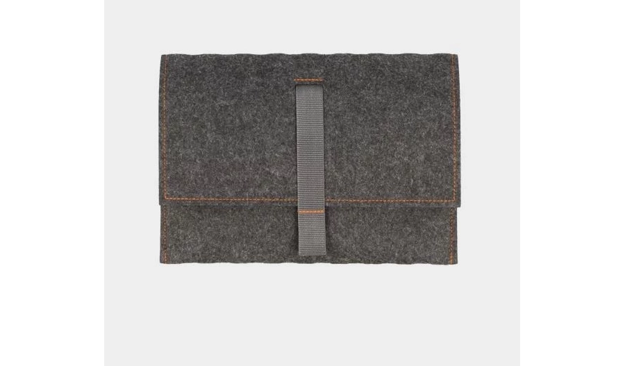 picture 2 A solidly made briefcase for documents or a tablet