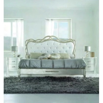 Picture An extremely elegant bed from Florence