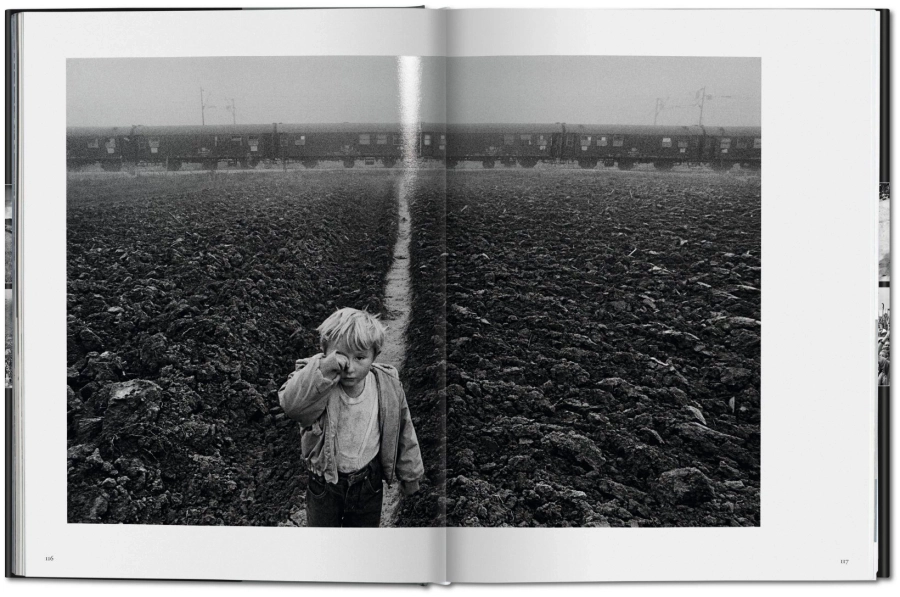 picture 6 Book by Sebastião Salgado. Exodus - Taschen