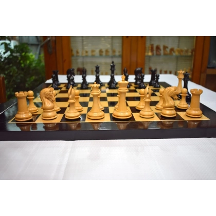 Zdjęcie Wspaniale wykonany pakiet królewskiej gry - The Chess Empire