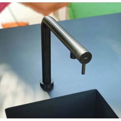 Picture Made of stainless steel - single-lever faucet with a telescopic spout