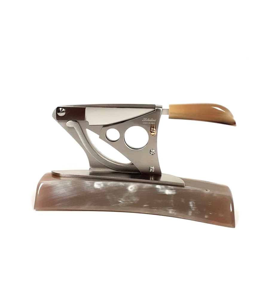 picture 6 An amazing cigar cutter - as a gift