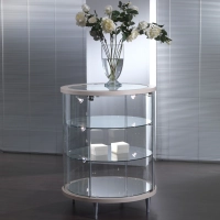 Picture Vitrina redonda de cristal con estilo para un salón único - La Vetreria